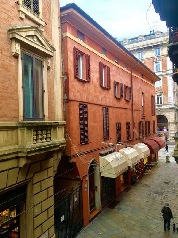 Tipico mattone rosso degli edifici di Bologna