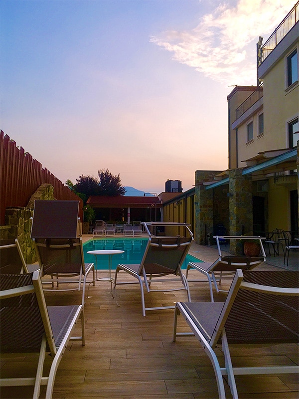 Piscina al tramonto dell'Hotel Villa Venus Resort & Spa