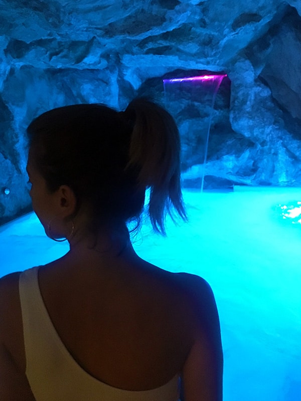 Dettaglio della grotta idromassaggio dell'Hotel Villa Venus Resort & Spa