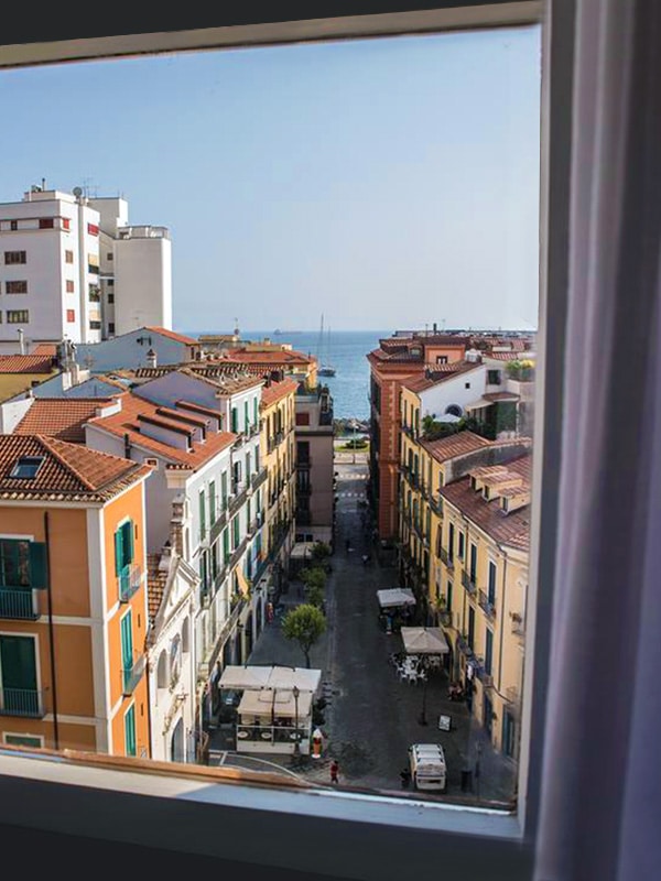 Vista sul mare di Salerno, con affaccio su Piazza Portanova