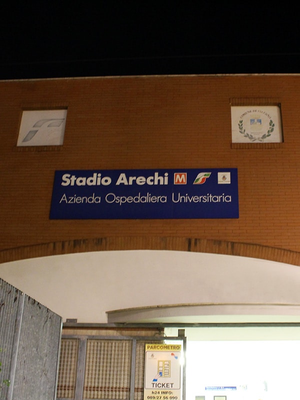 Entrata della stazione metro Stadio Arechi (Azienda Ospedaliera Universitaria) di Salerno