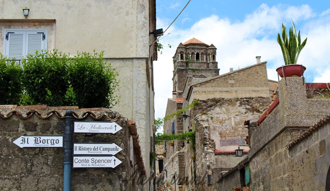 Copertina: Cosa vedere a Caserta vecchia