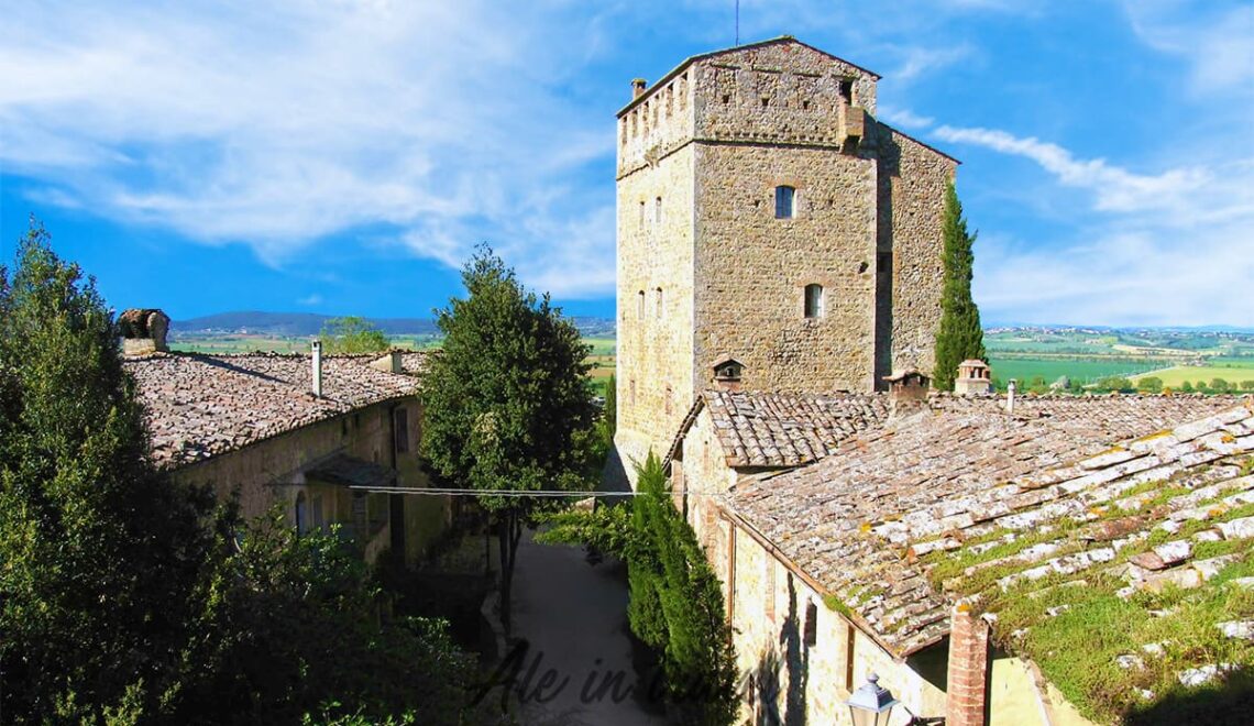 Scorcio di un vicolo medievale del borgo di Sovicille, Siena