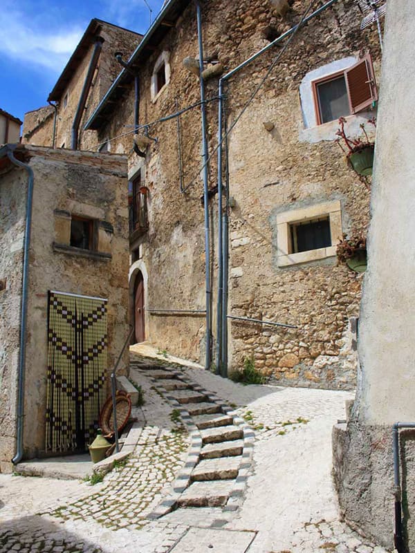 Dormire a Rocca Calascio nell'Albergo Diffuso