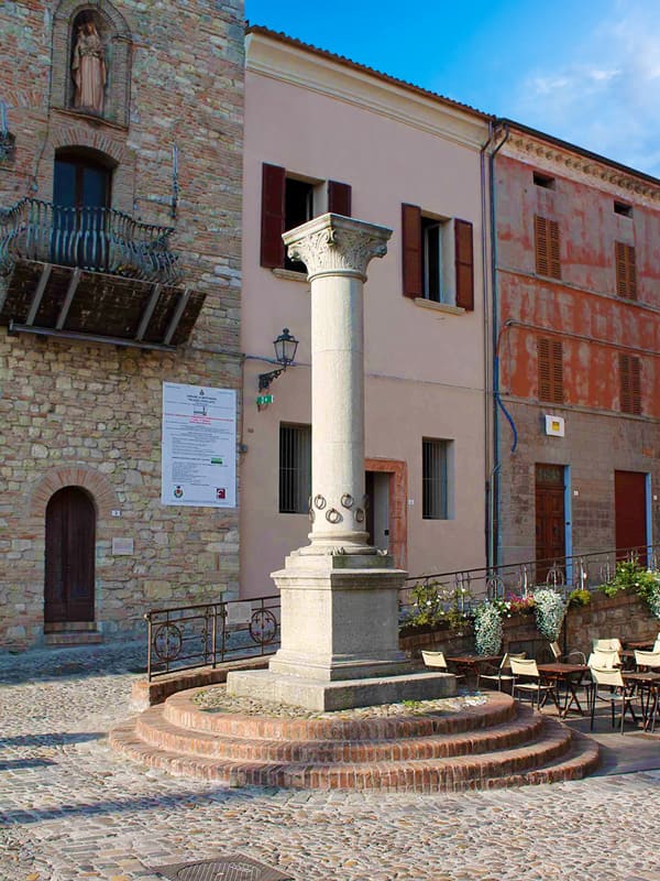 Colonna delle Anella: Bertinoro "Città dell'Ospitalità"