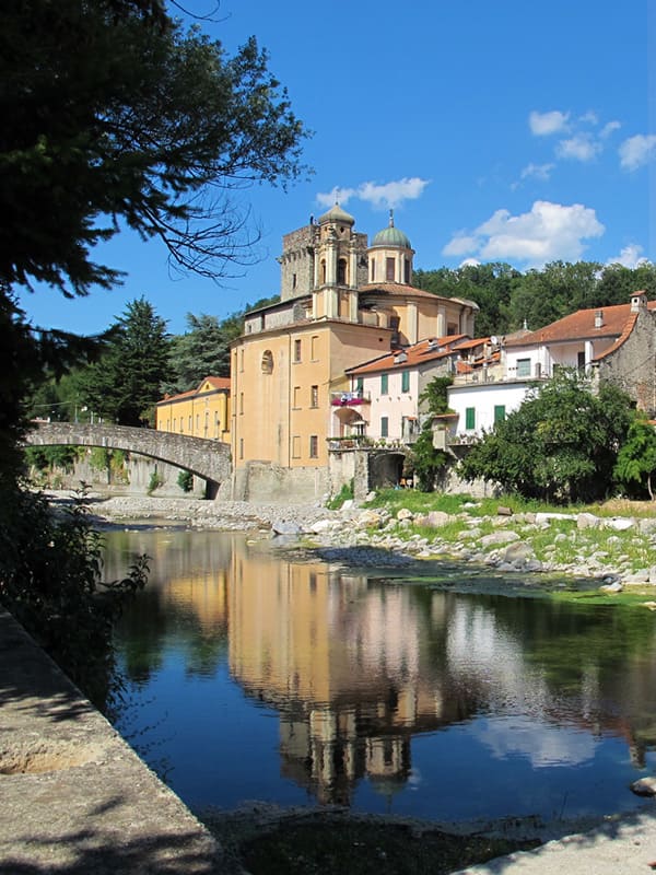 Passeggiate a Pontremoli, ponte e lungofiume