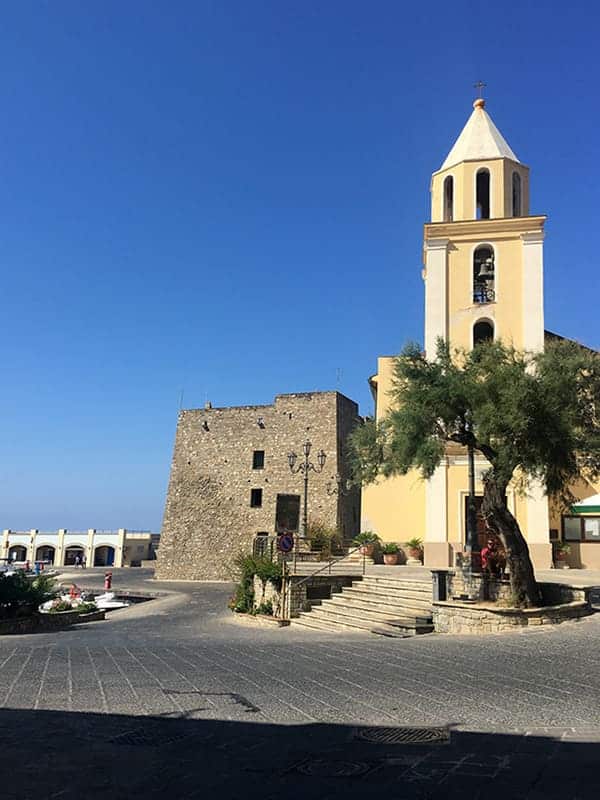 Cosa vedere ad Acciaroli: Chiesa della SS. Annunziata