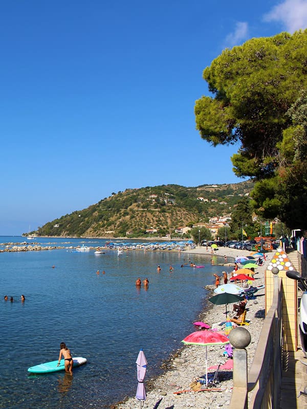 Lidi spiaggia di pioppi in cilento