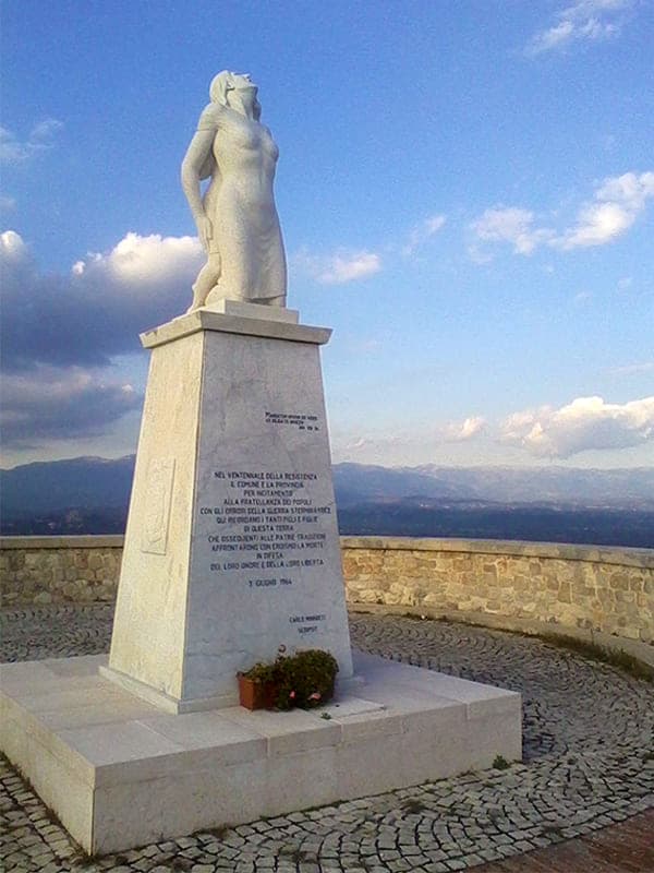 Monumento alla Mamma Ciociara, provincia di Frosinone