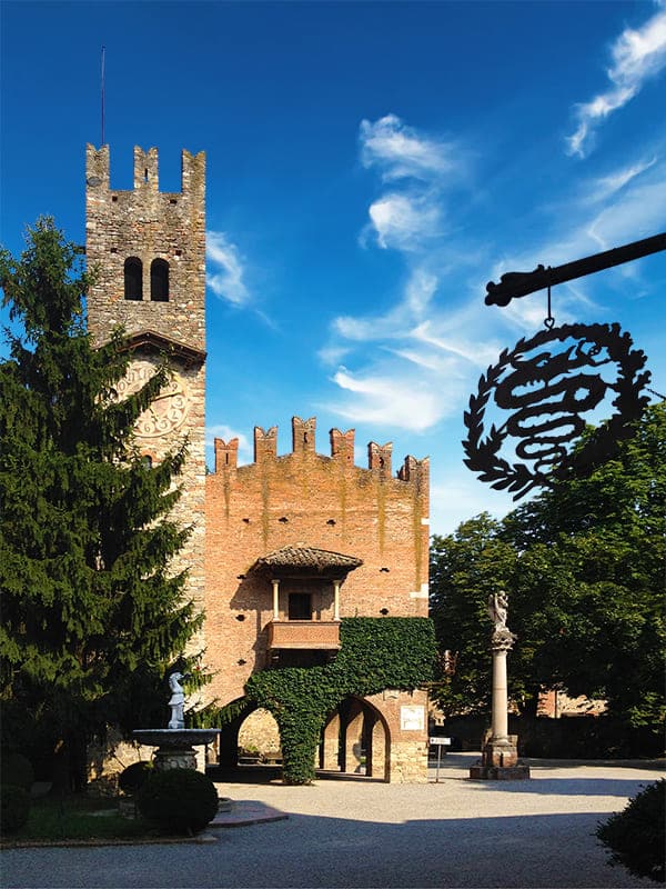 Grazzano Visconti, borgo medievale della provincia di Piacenza
