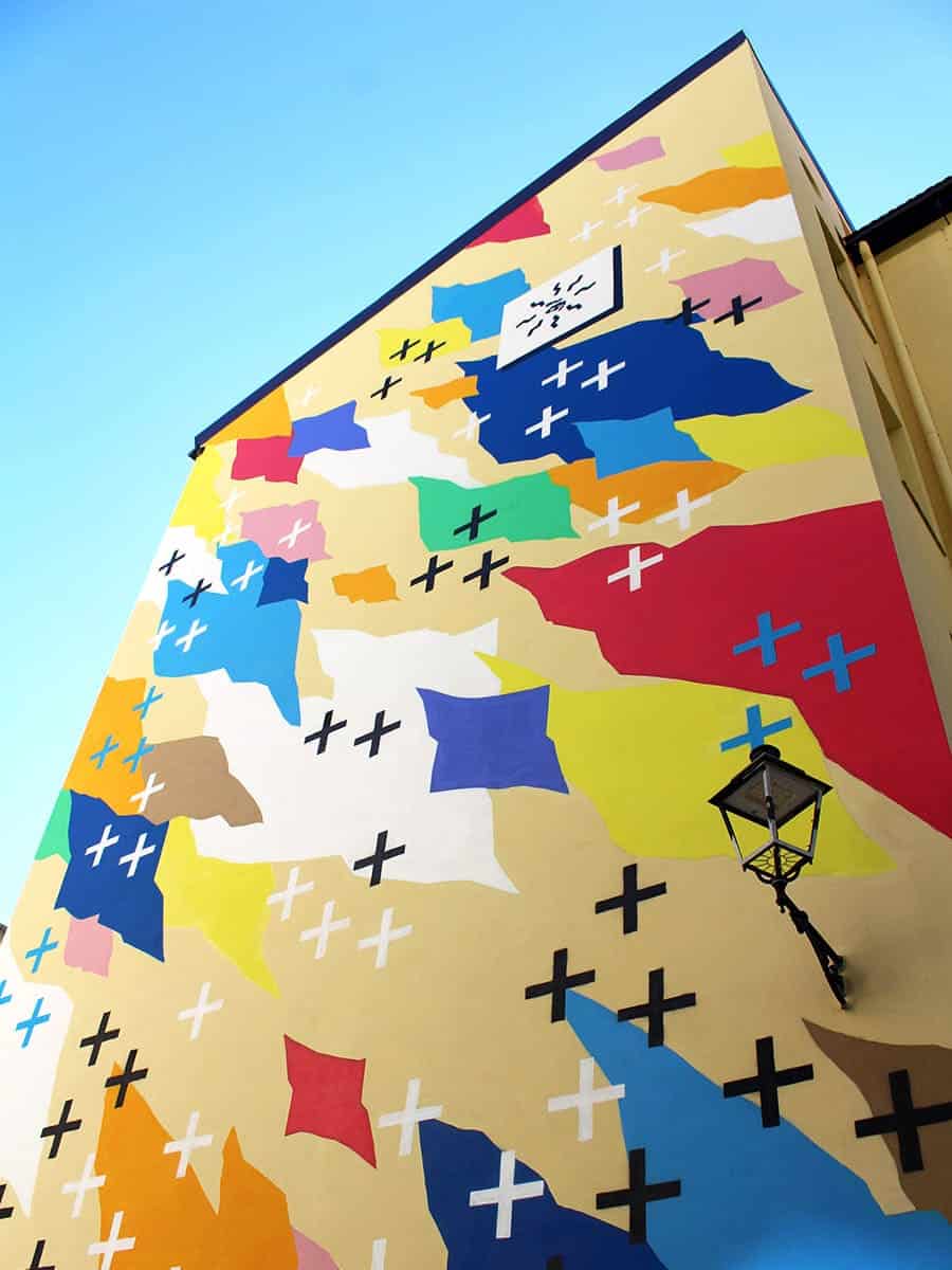 Opera di street art nel rione Fornelle di Salerno dell'artista UNO intitolata "A riveder le stelle"