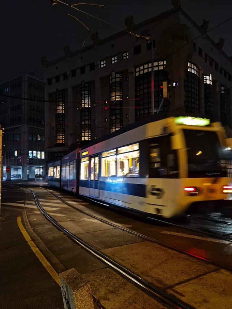 Tram a Vienna di sera